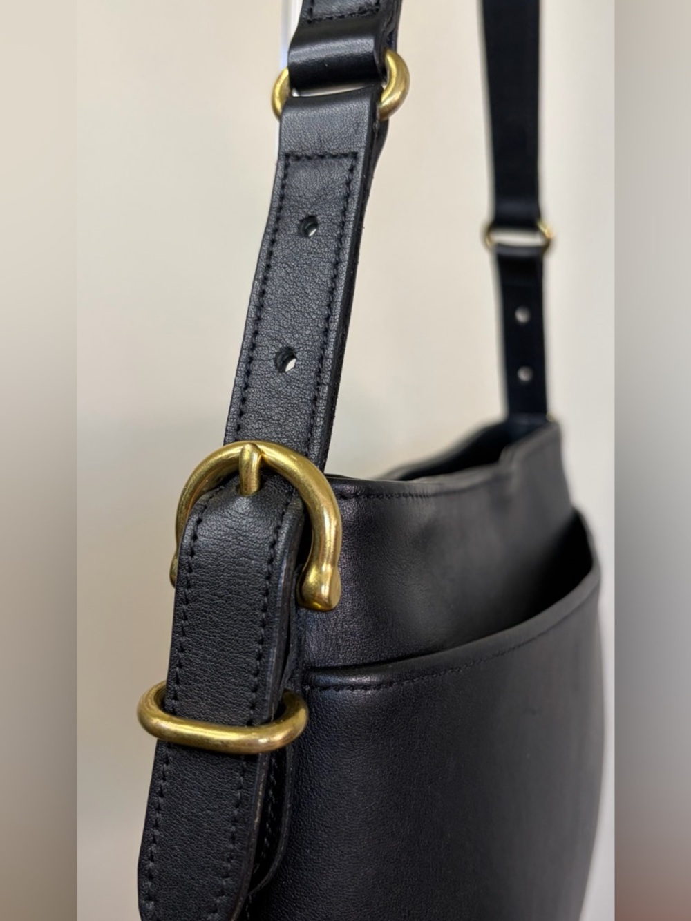 Vintage COACH Equestrian Slim Zip Crossbody Black 9802 EUC - Picture 7 of 17